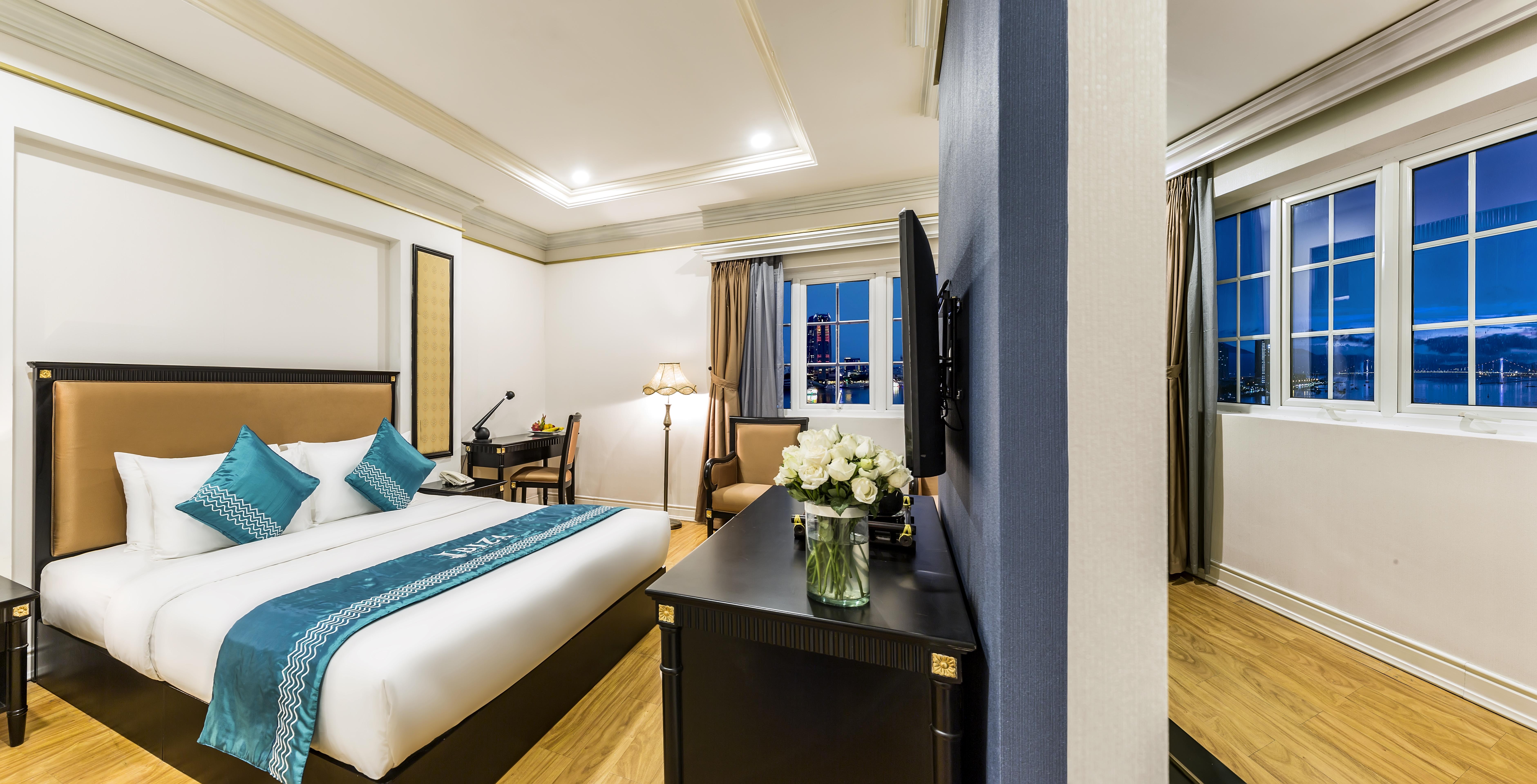 Ibiza Riverfront Da Nang Hotel Powered By Aston Extérieur photo
