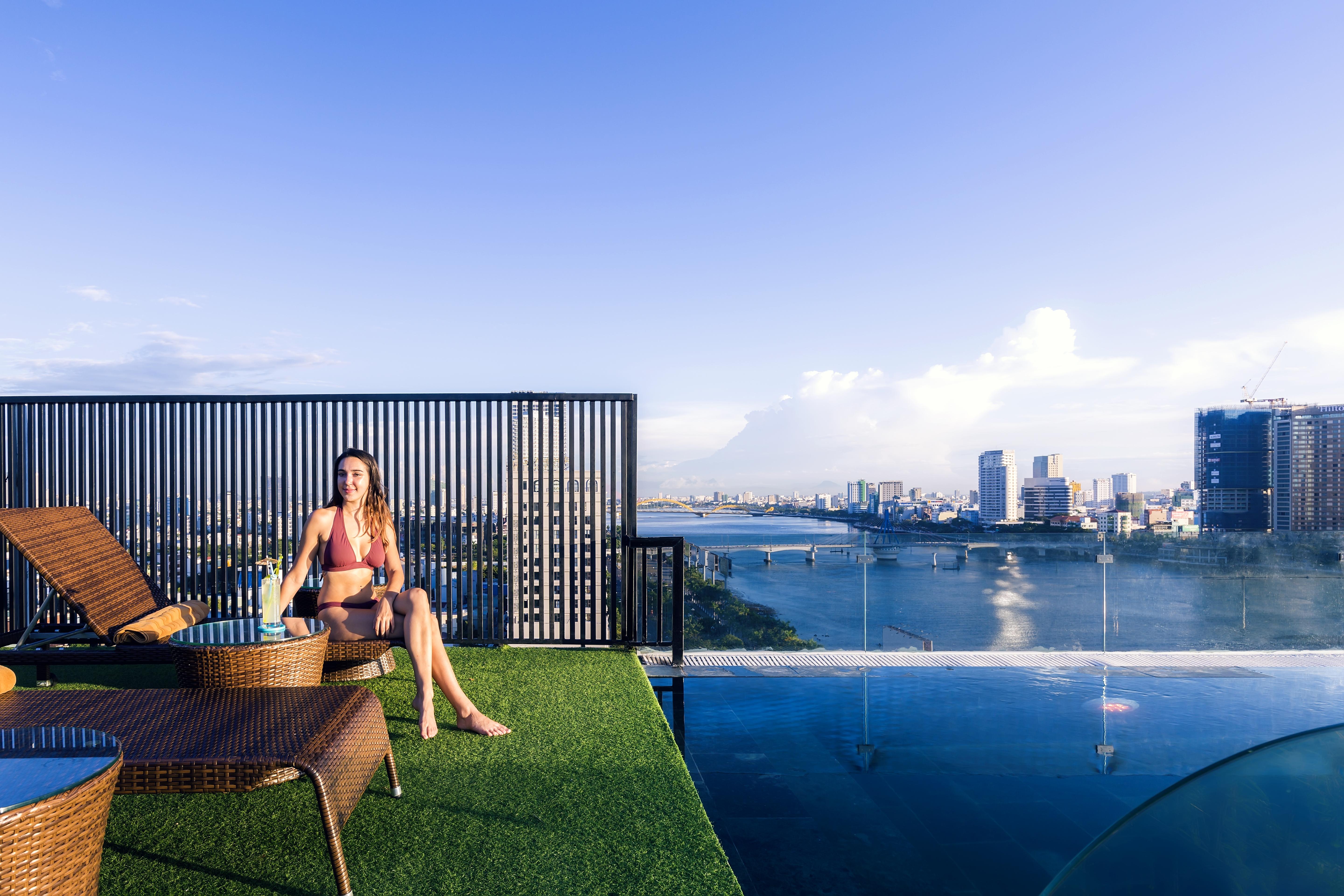 Ibiza Riverfront Da Nang Hotel Powered By Aston Extérieur photo
