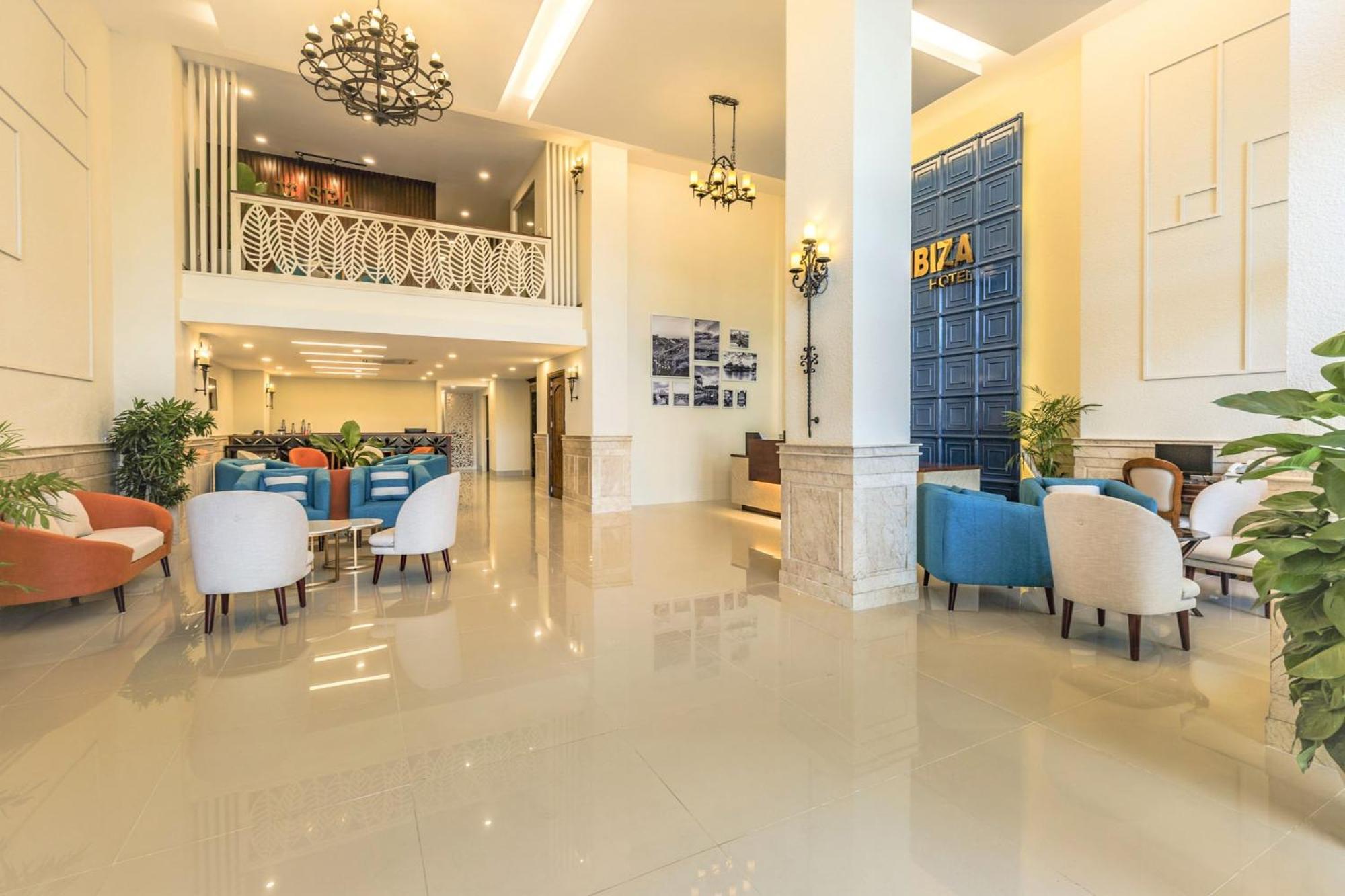 Ibiza Riverfront Da Nang Hotel Powered By Aston Extérieur photo