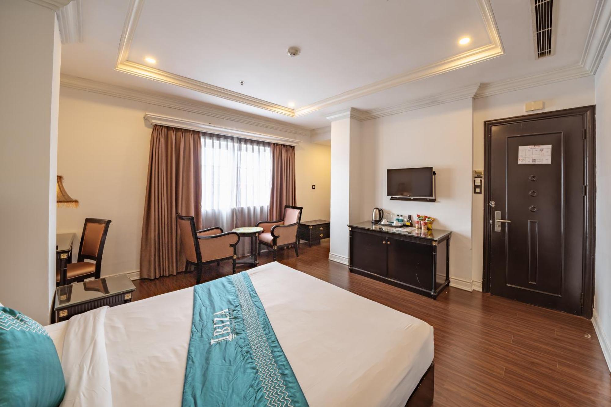 Ibiza Riverfront Da Nang Hotel Powered By Aston Extérieur photo