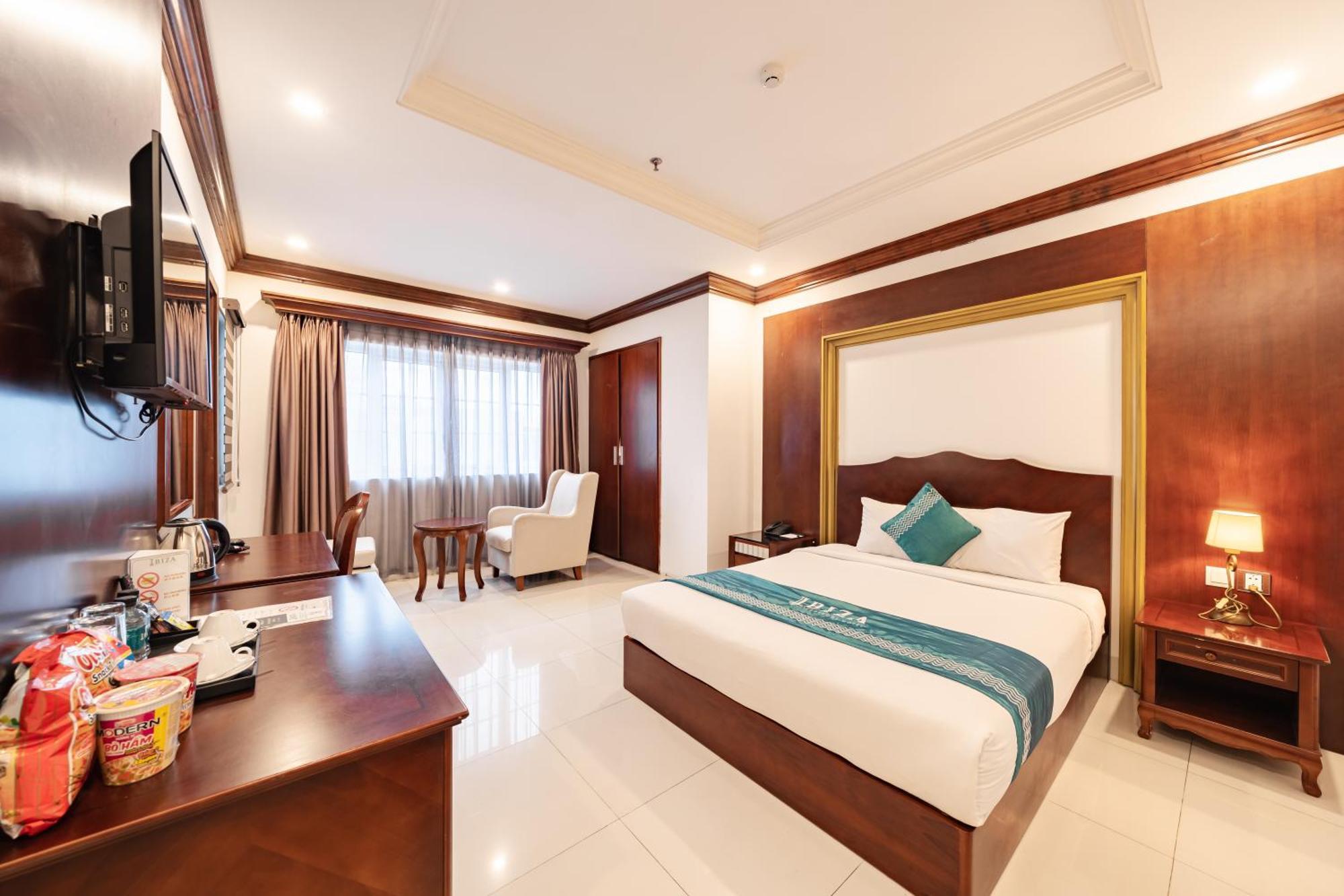 Ibiza Riverfront Da Nang Hotel Powered By Aston Extérieur photo