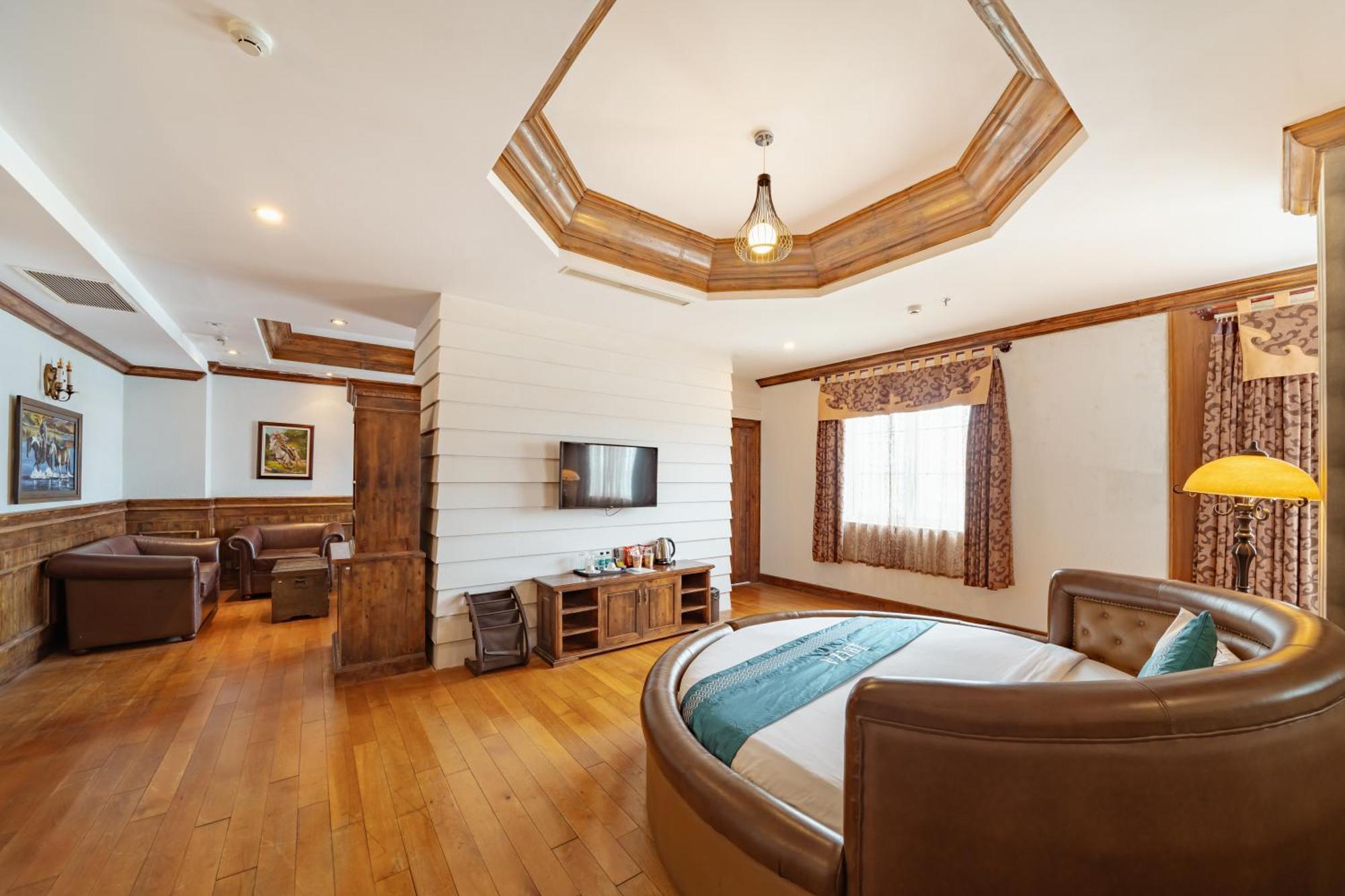 Ibiza Riverfront Da Nang Hotel Powered By Aston Extérieur photo